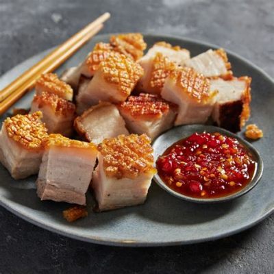  Liaoyuan Spiced Pork Belly: En Kåldoppfull Smäll av Smakrik Kryddning och Mejeribaserad Mjukhet!